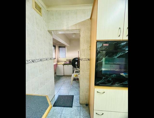 7 BEDROOM HOUSE FOR SALE IN DUFF'S ROAD
